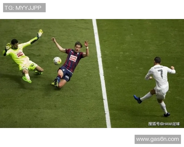 足球明星绷带包扎技巧与精彩瞬间全景展示图集